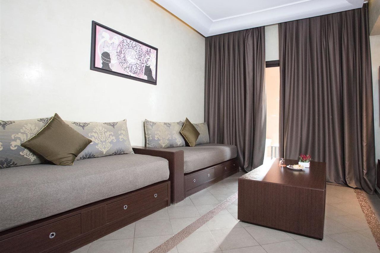 מלון Lahebichate Kenzi Club Agdal Medina מראה חיצוני תמונה A living room in a hotel
