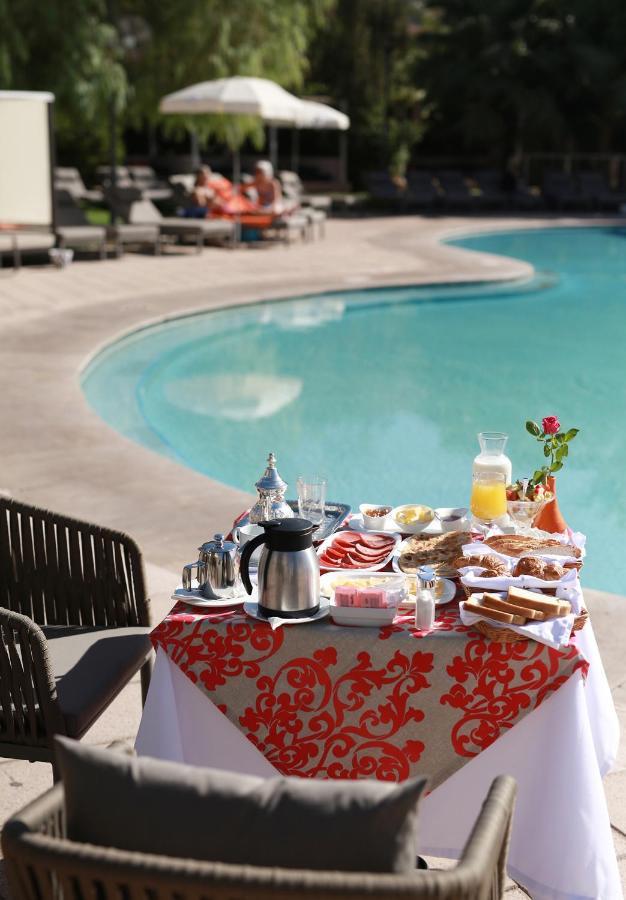 מלון Lahebichate Kenzi Club Agdal Medina מראה חיצוני תמונה Breakfast at the pool